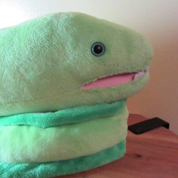 plush green moray eel 52" stuffed animal petting zoo (W3588) - Picture 2 of 6